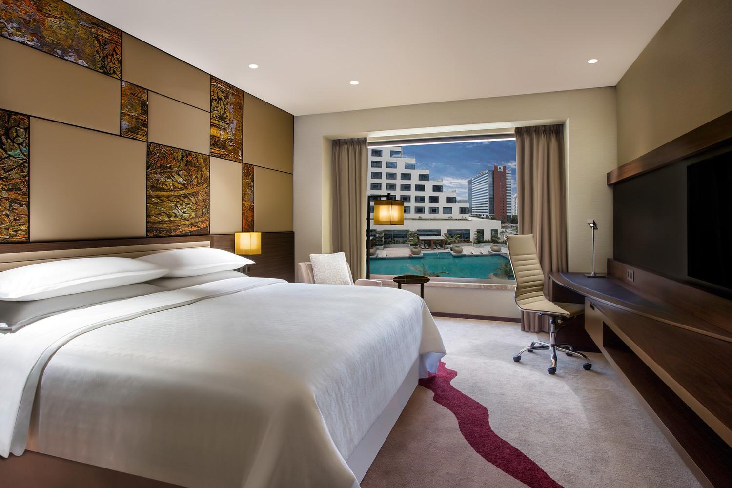 Sheraton Grand Bengaluru Whitefield Hotel & Convention Center Bagian luar foto