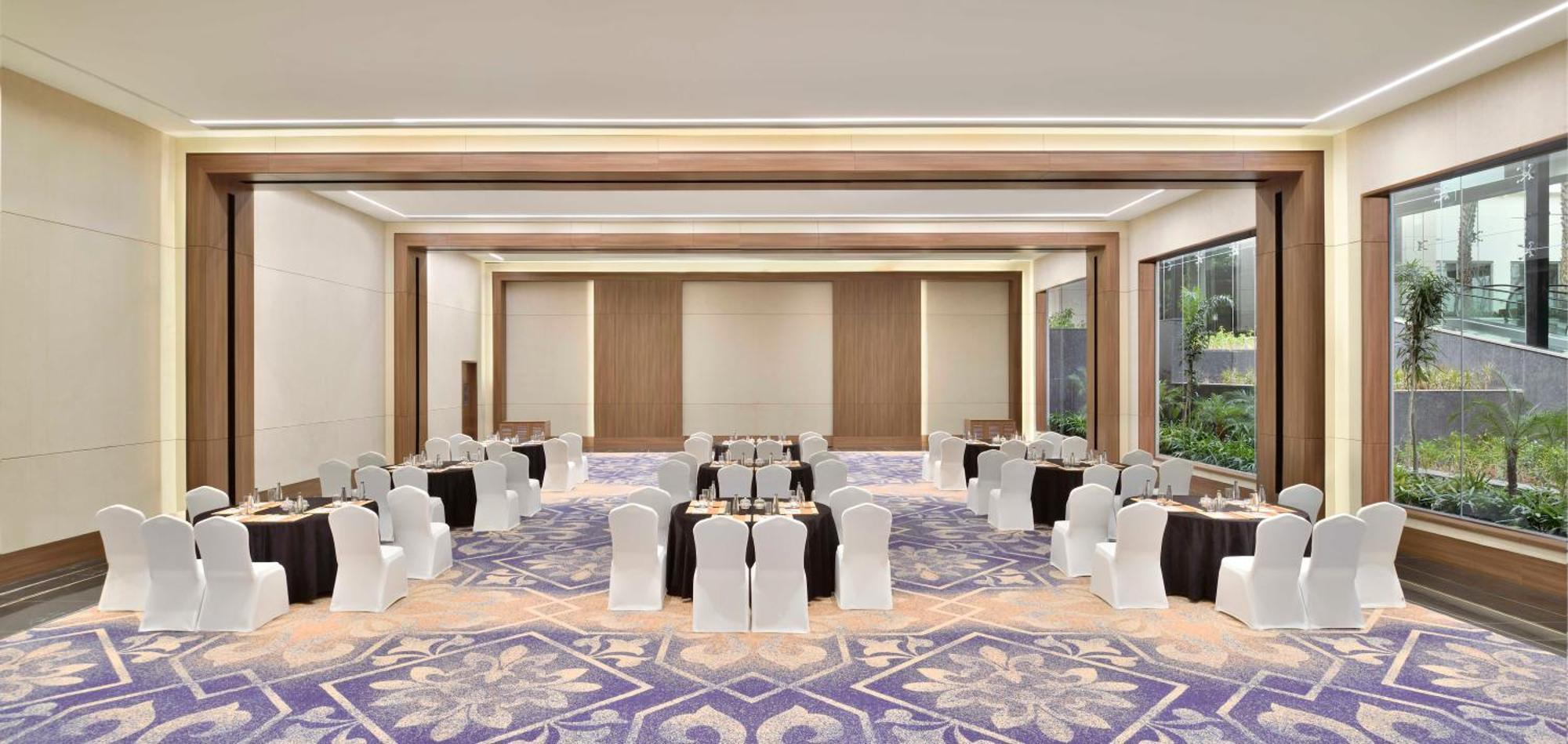 Sheraton Grand Bengaluru Whitefield Hotel & Convention Center Bagian luar foto
