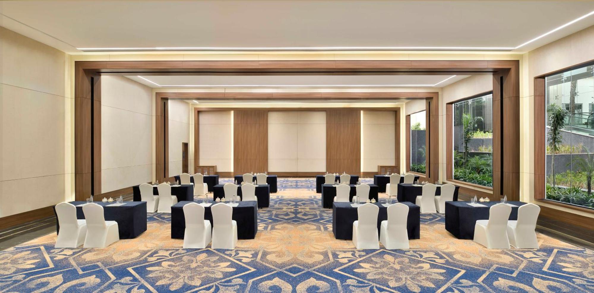 Sheraton Grand Bengaluru Whitefield Hotel & Convention Center Bagian luar foto