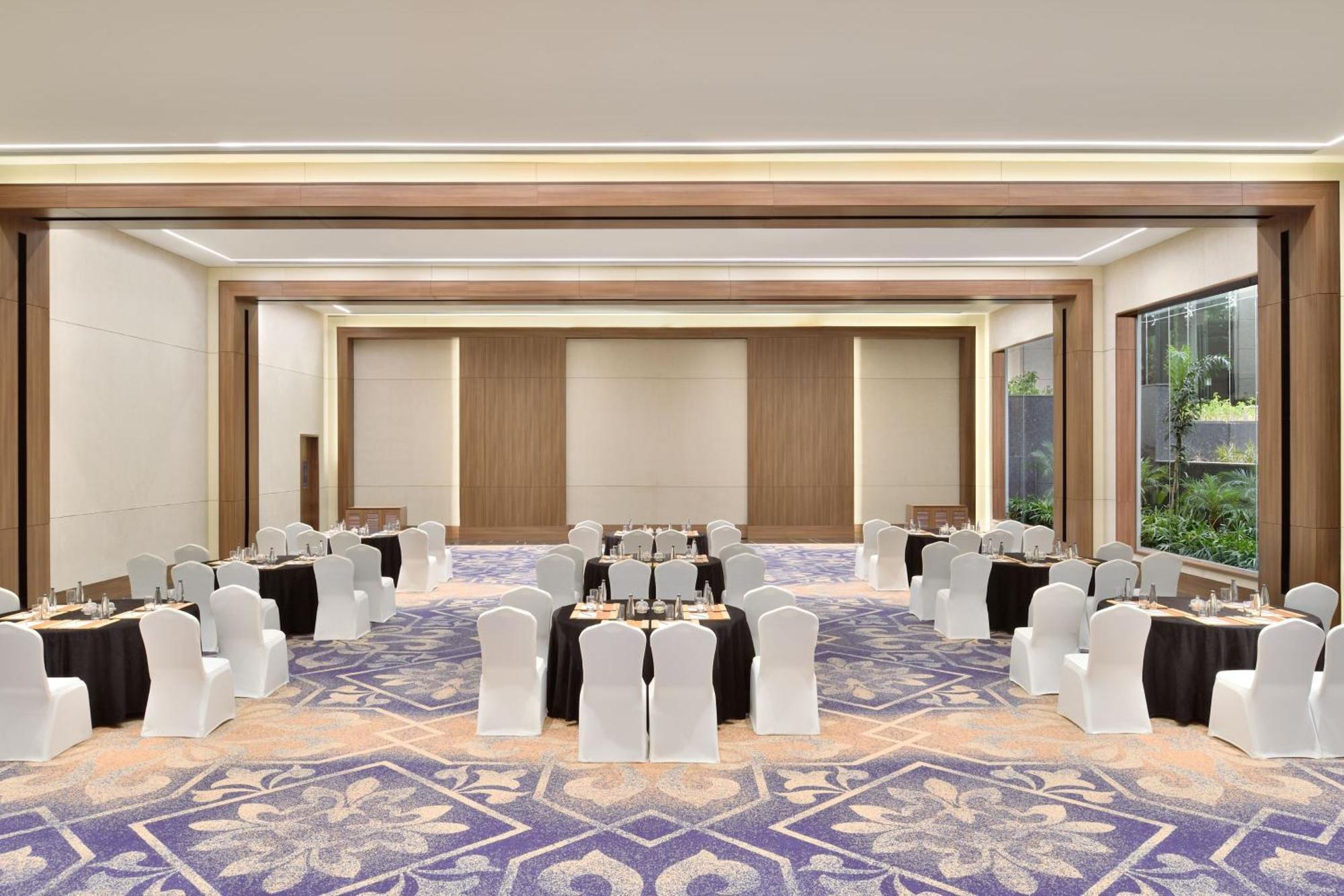 Sheraton Grand Bengaluru Whitefield Hotel & Convention Center Bagian luar foto