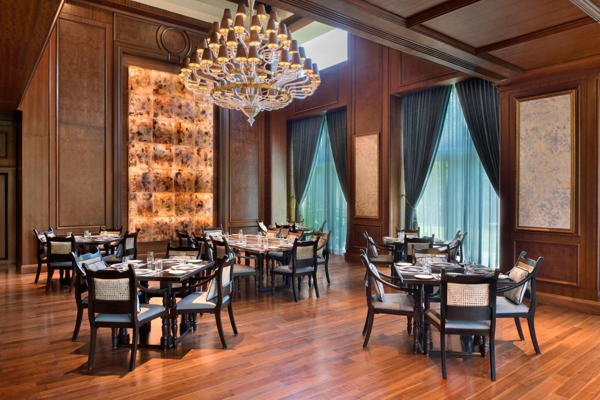 Sheraton Grand Bengaluru Whitefield Hotel & Convention Center Bagian luar foto