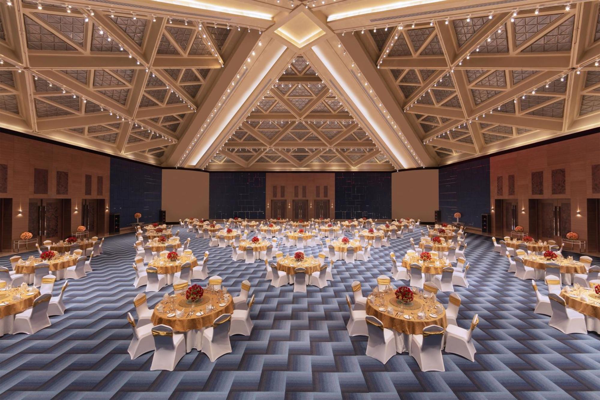 Sheraton Grand Bengaluru Whitefield Hotel & Convention Center Bagian luar foto