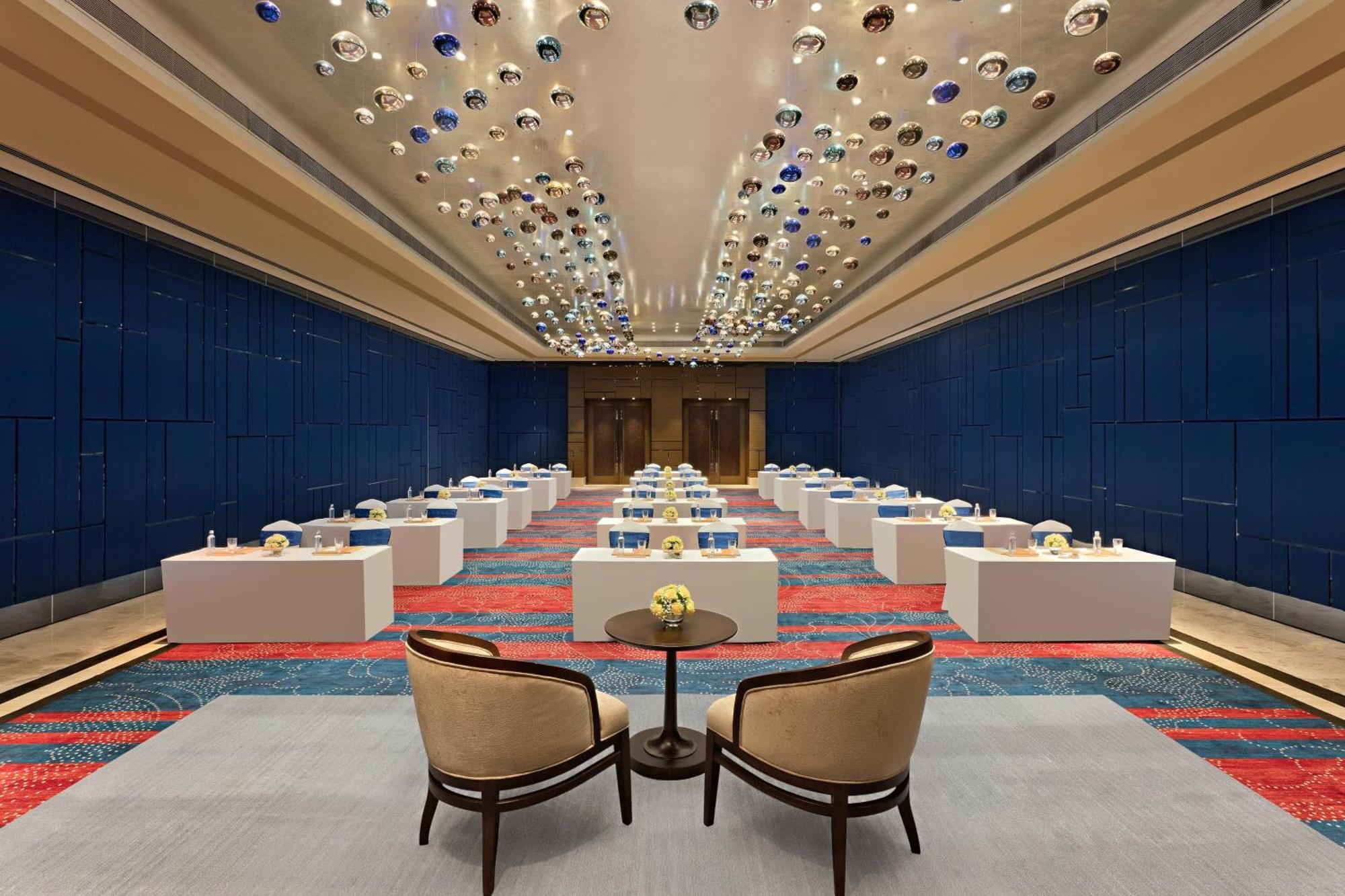 Sheraton Grand Bengaluru Whitefield Hotel & Convention Center Bagian luar foto