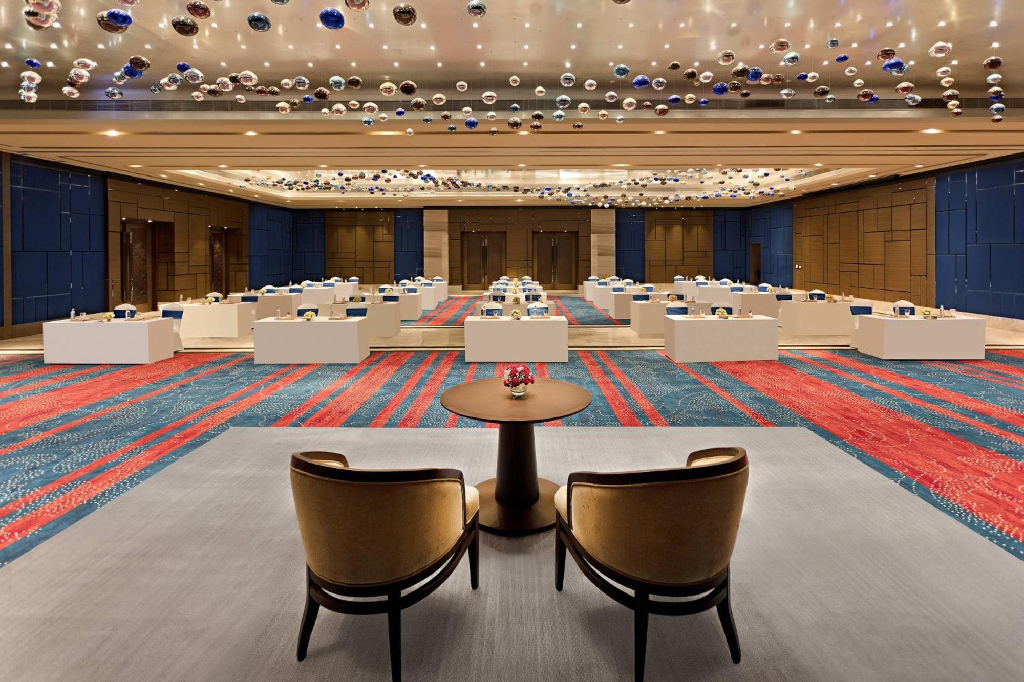 Sheraton Grand Bengaluru Whitefield Hotel & Convention Center Bagian luar foto