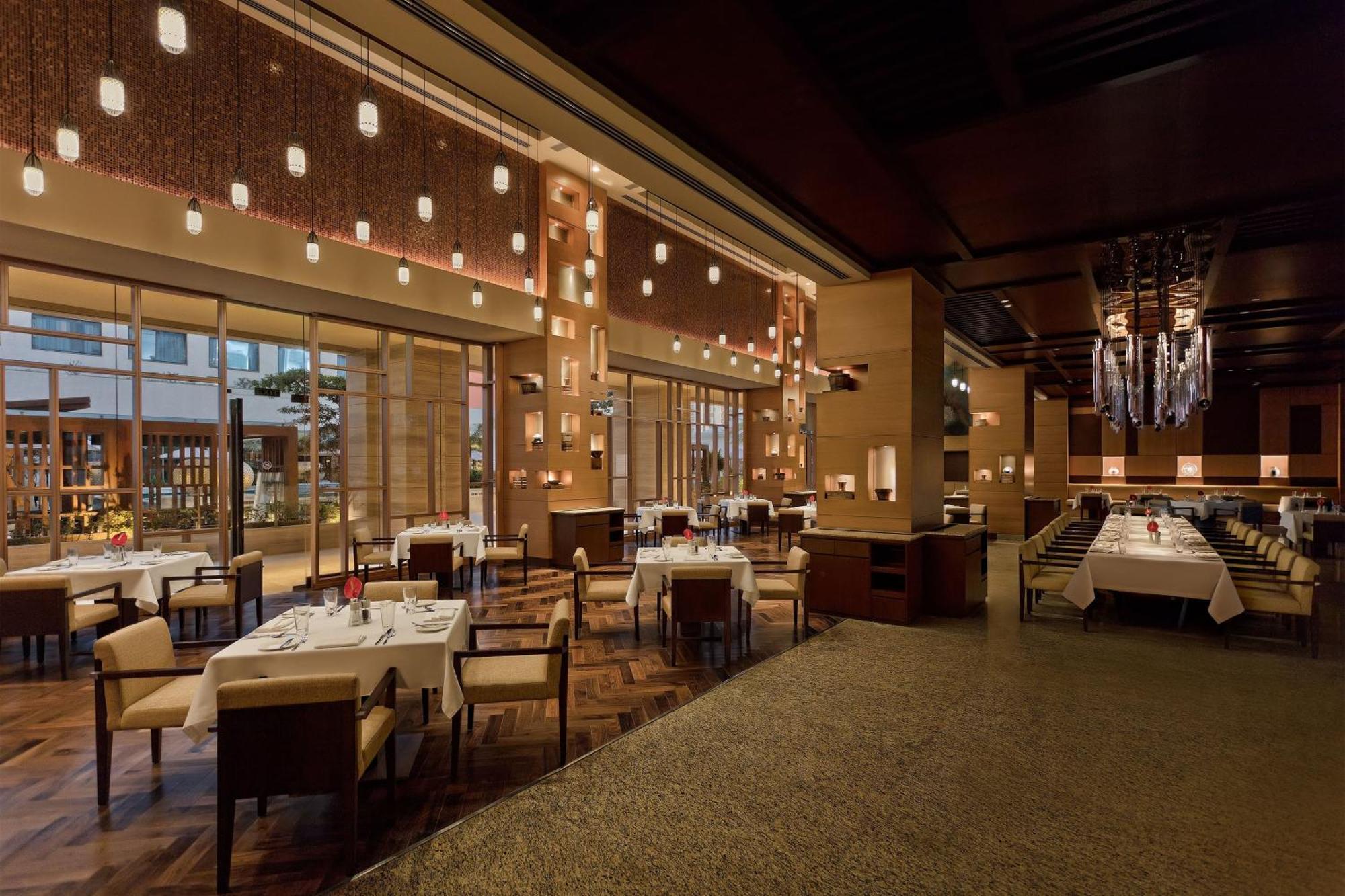 Sheraton Grand Bengaluru Whitefield Hotel & Convention Center Bagian luar foto
