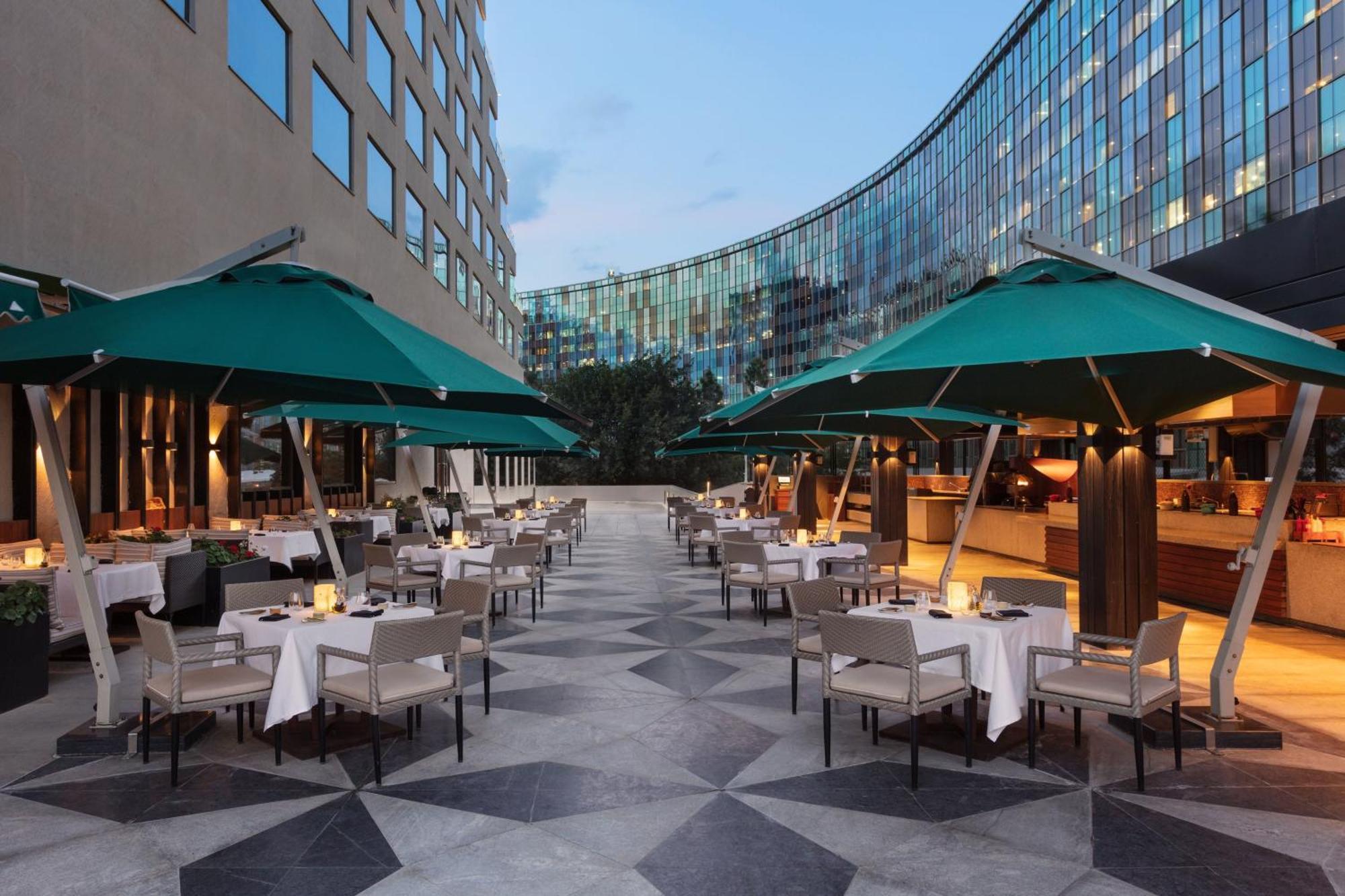 Sheraton Grand Bengaluru Whitefield Hotel & Convention Center Bagian luar foto