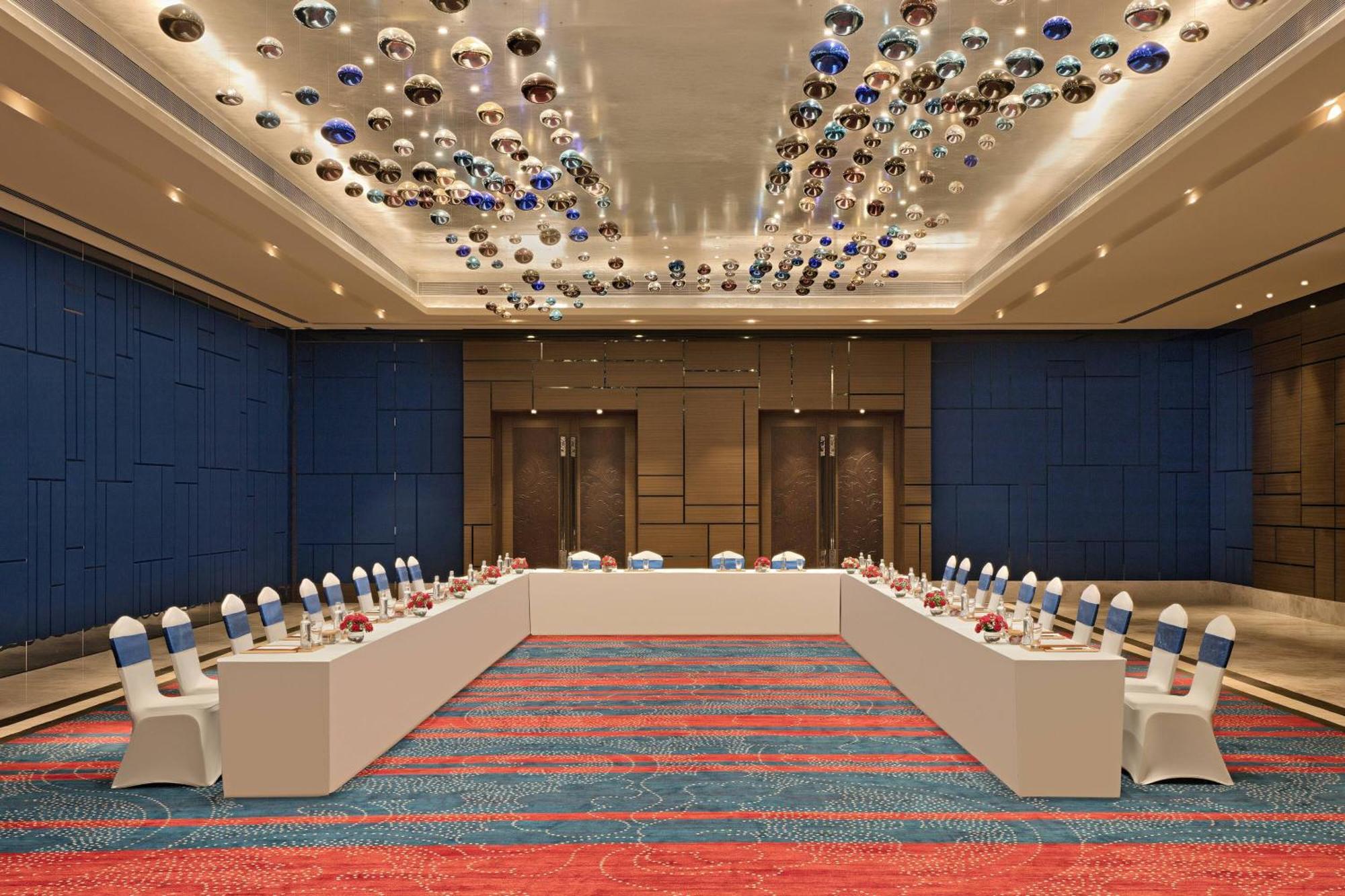 Sheraton Grand Bengaluru Whitefield Hotel & Convention Center Bagian luar foto