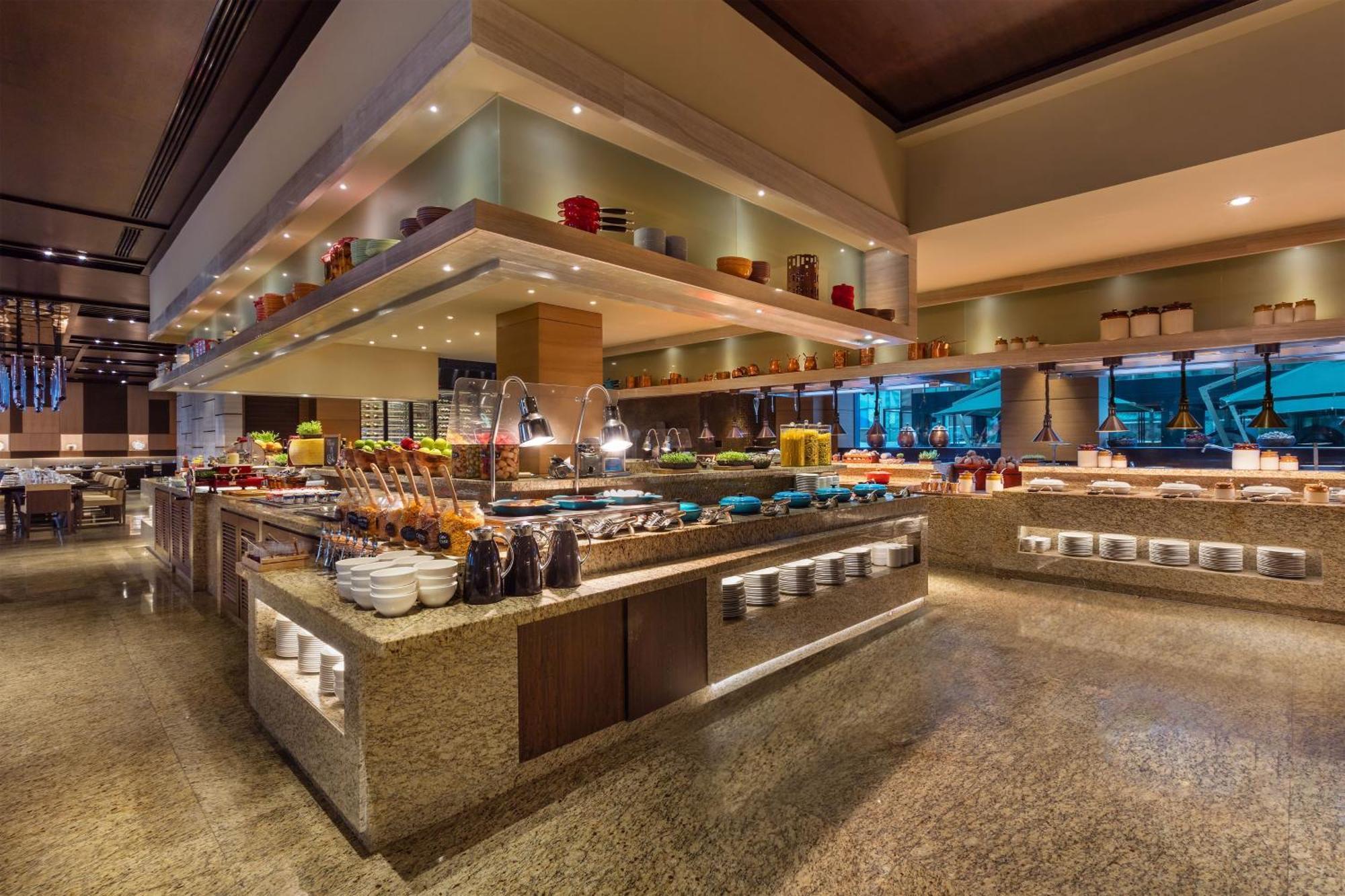 Sheraton Grand Bengaluru Whitefield Hotel & Convention Center Bagian luar foto