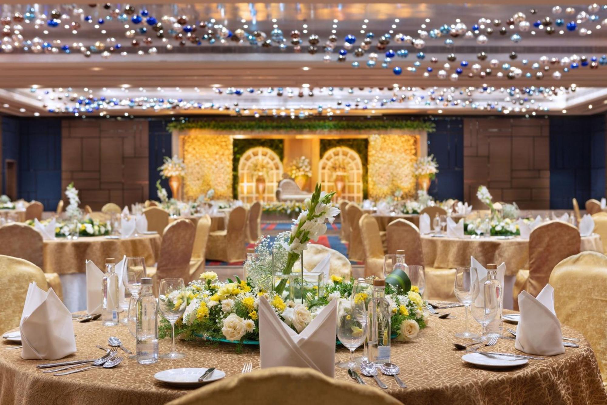 Sheraton Grand Bengaluru Whitefield Hotel & Convention Center Bagian luar foto