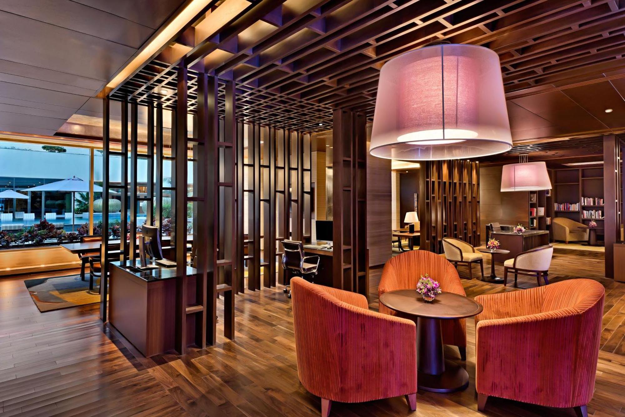 Sheraton Grand Bengaluru Whitefield Hotel & Convention Center Bagian luar foto