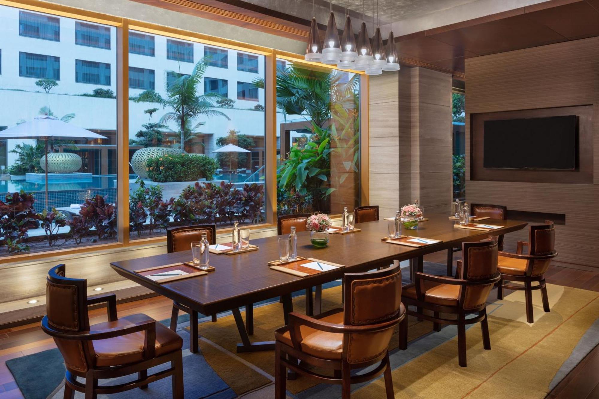 Sheraton Grand Bengaluru Whitefield Hotel & Convention Center Bagian luar foto