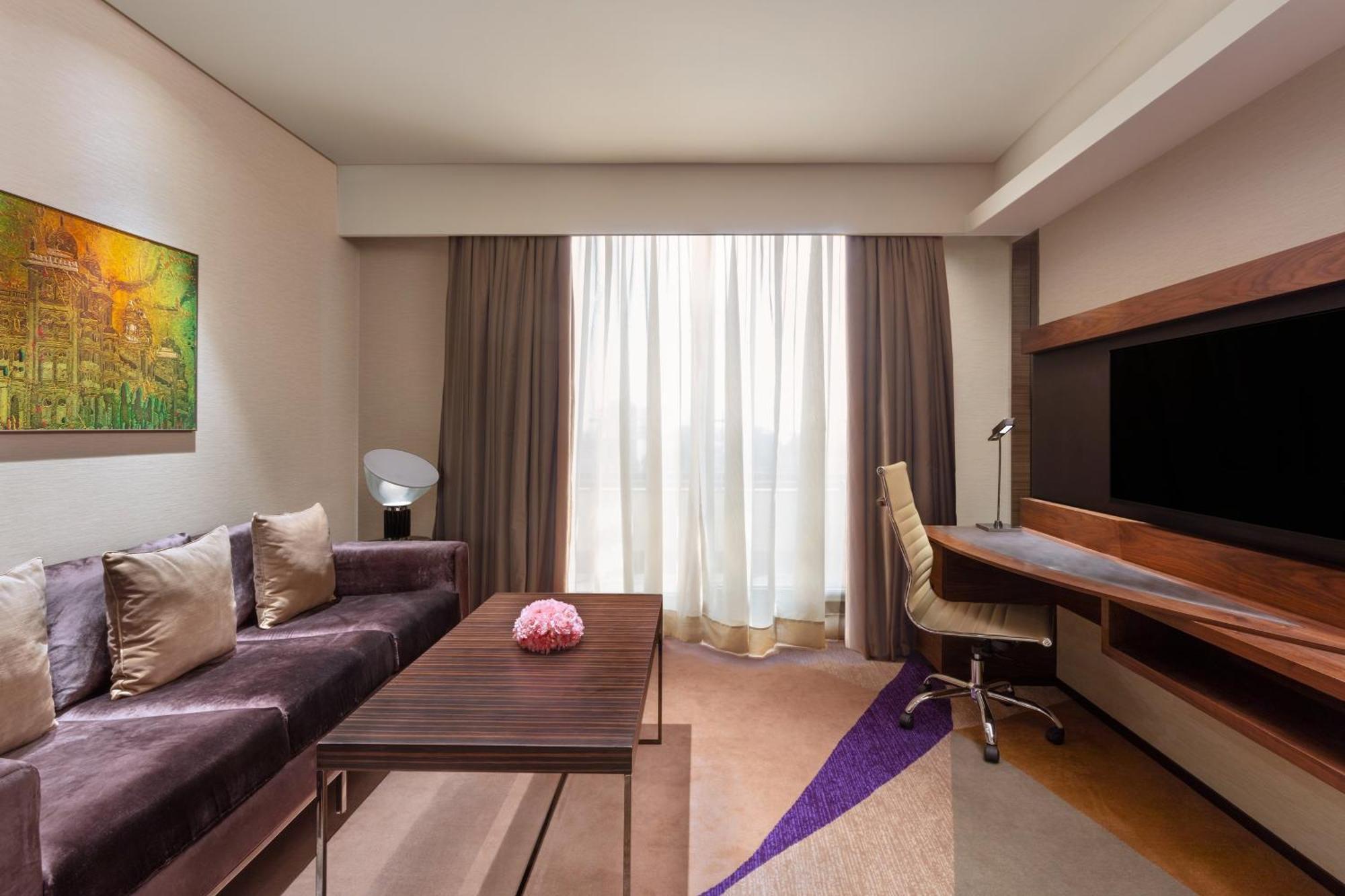 Sheraton Grand Bengaluru Whitefield Hotel & Convention Center Bagian luar foto